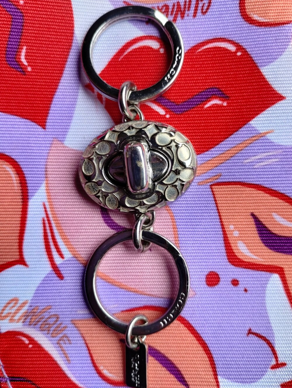 COACH Turnlock Valet Silver tone keychain RARE VINTAGE